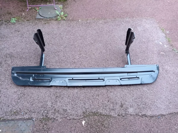 Marche pied nu de face pour VW Crafter et Mercedes Sprinter, neuf.